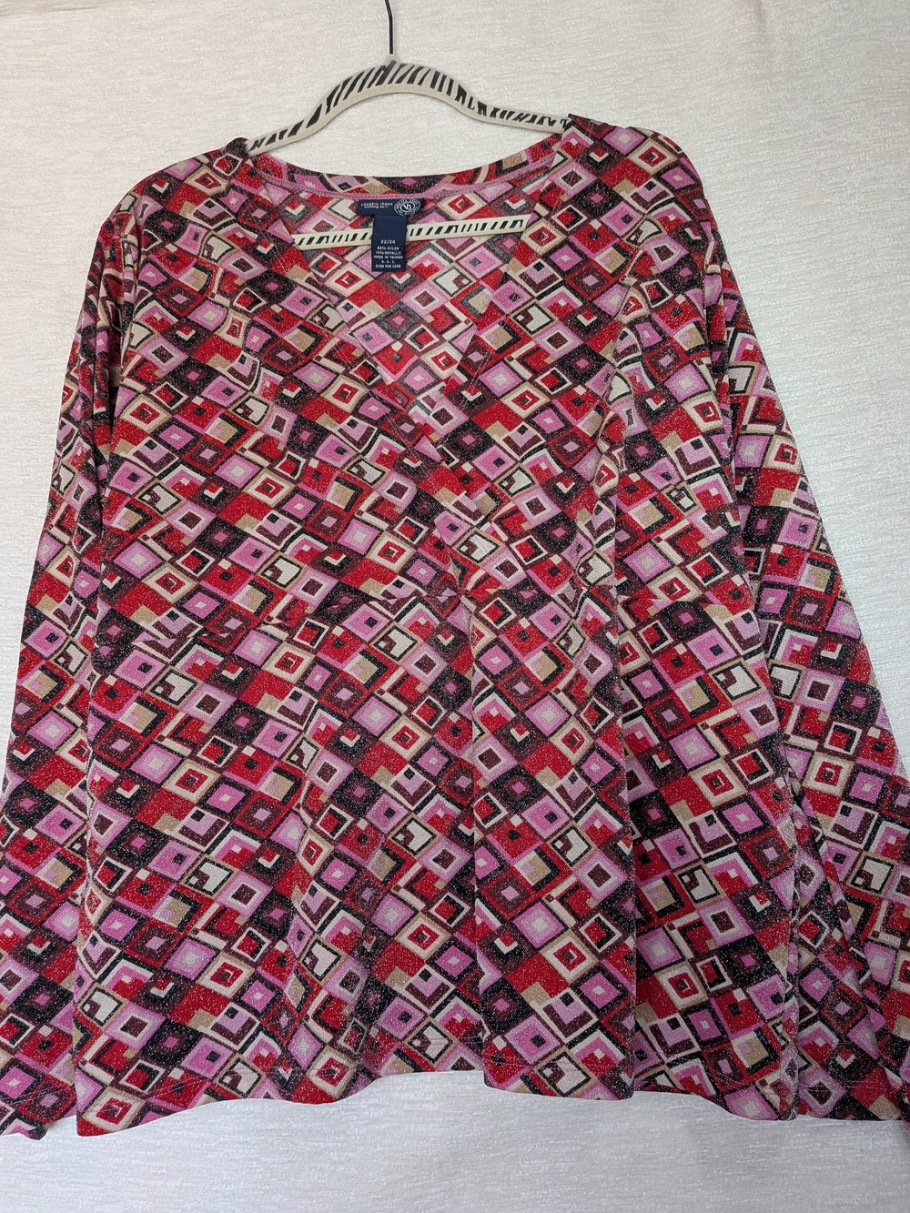 Venezia Jeans Plus Sized Pink Geometric V-Neck Long Sleeve 22W/24W